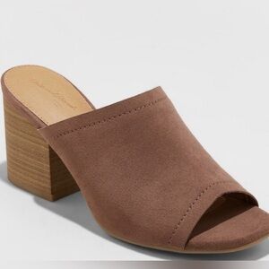 Universal Thread Brown Mules